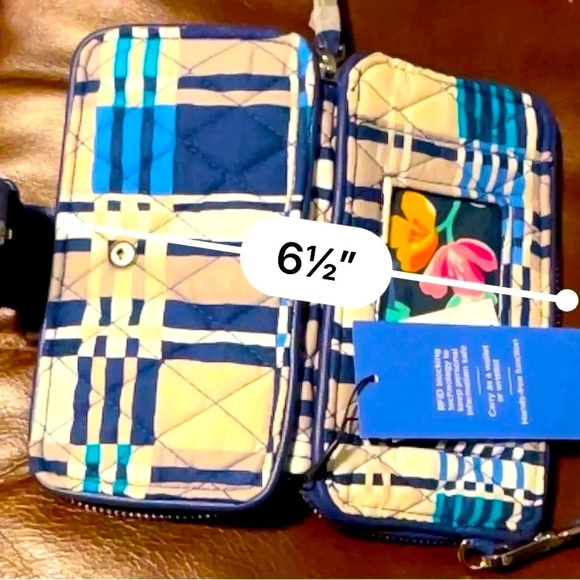 🆕 Vera Bradley Blue and Beige Smartphone Wristlet NWT - Picture 8 of 9